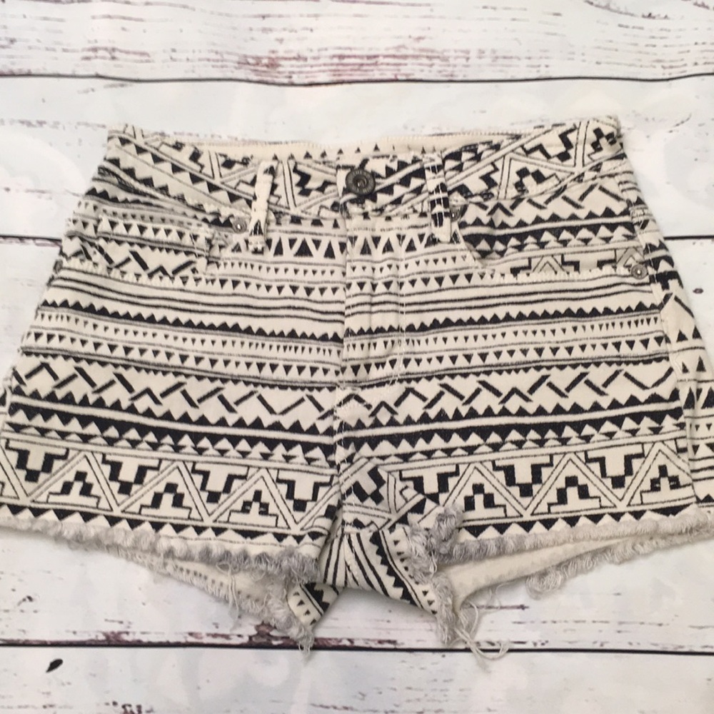 Bullhead tribal shorts